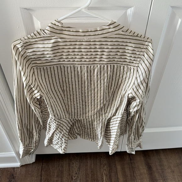 ✨✨Free People size XS striped blouse- offers welcomed!!✨✨ - Picture 4 of 5